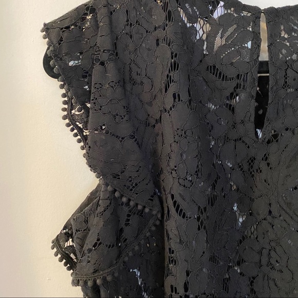 Black Lace Crop - Picture 2 of 8